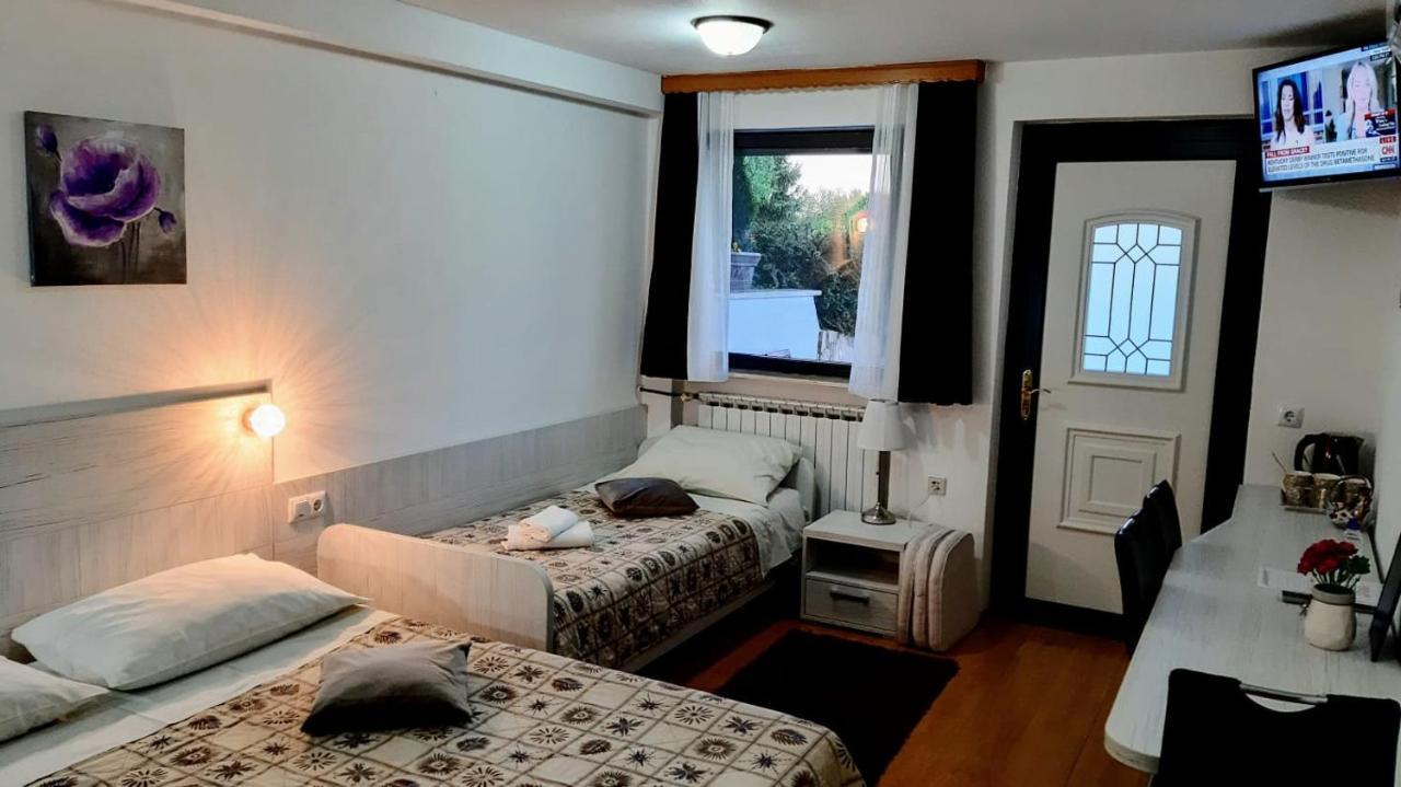 Vukovic House Hotel Seliste Dreznicko Ngoại thất bức ảnh