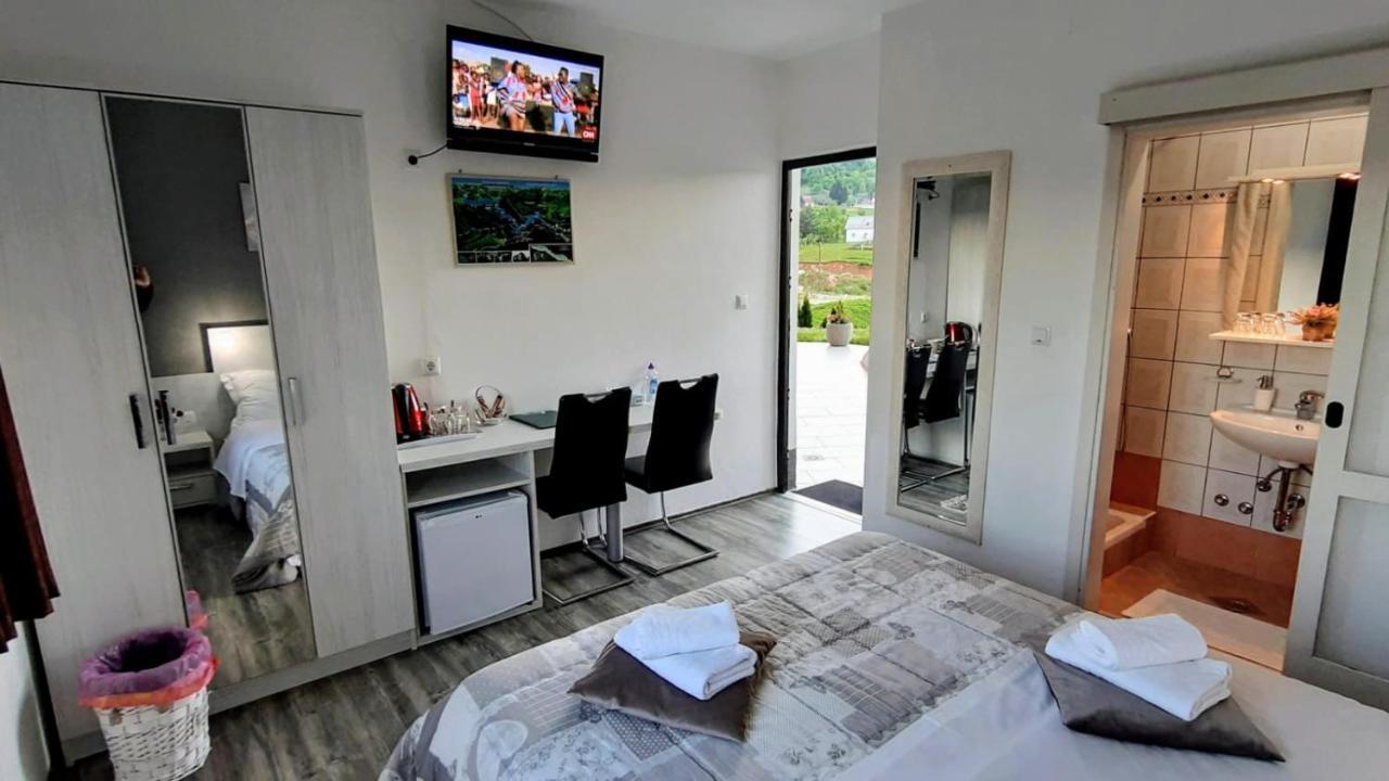 Vukovic House Hotel Seliste Dreznicko Ngoại thất bức ảnh