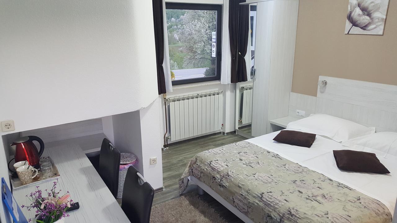 Vukovic House Hotel Seliste Dreznicko Ngoại thất bức ảnh