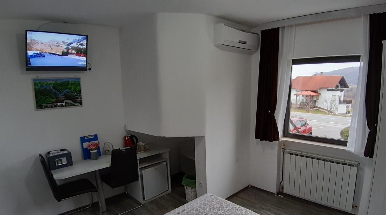 Vukovic House Hotel Seliste Dreznicko Ngoại thất bức ảnh